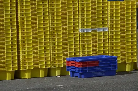صندوق بلاستيك بولي إيثيلين عالي الكثافة (HDPE) 20 لتر 40×30×25 سم أسود